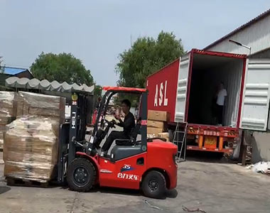 TRUCK PARTS LOADING CONTAINERS 3